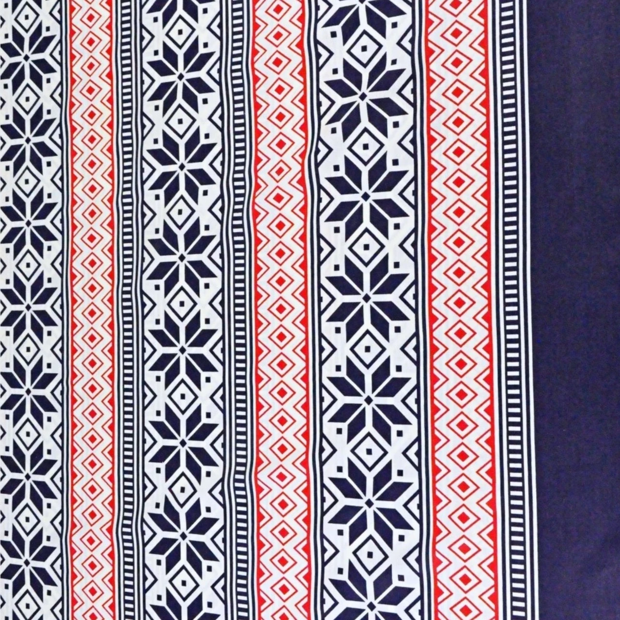 Tissu scandinave rouge et bleu 50x80 cm